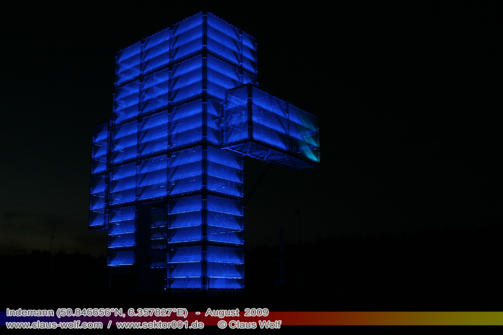 Der Indemann ist ein Aussichtsturm, der bei Lucherberg in der Gemeinde Inden im Kreis D�ren auf der Abraumhalde Goltsteinkuppe steht. Er wurde als Projekt im Rahmen der EuRegionale 2008 realisiert. Der Indemann ist eine 36 m hohe Konstruktion aus 280t Stahl mit 20.000 Einzelteilen. �ber 216 Stufen k�nnen die zw�lf verschiedenen Ebenen erreicht werden. Ein Aufzug f�hrt bis auf 24 m hinauf. Das Edelstahlgewebe, welches die Konstruktion umschlie�t, ist eine Gemeinschaftsproduktion der ag4 media facade GmbH, K�ln, und der D�rener Firma GKD Gebr�der Kufferath. 40.655 Leuchtdioden auf einer Fl�che von 1.470 m� lassen den Indemann bei Nacht zum leuchtenden Symbol des Indelandes werden.