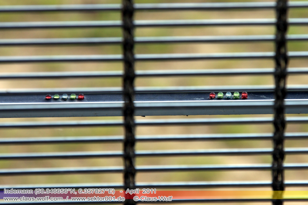 Der Indemann ist ein Aussichtsturm, der bei Lucherberg in der Gemeinde Inden im Kreis D�ren auf der Abraumhalde Goltsteinkuppe steht. Er wurde als Projekt im Rahmen der EuRegionale 2008 realisiert. Der Indemann ist eine 36 m hohe Konstruktion aus 280t Stahl mit 20.000 Einzelteilen. �ber 216 Stufen k�nnen die zw�lf verschiedenen Ebenen erreicht werden. Ein Aufzug f�hrt bis auf 24 m hinauf. Das Edelstahlgewebe, welches die Konstruktion umschlie�t, ist eine Gemeinschaftsproduktion der ag4 media facade GmbH, K�ln, und der D�rener Firma GKD Gebr�der Kufferath. 40.655 Leuchtdioden auf einer Fl�che von 1.470 m� lassen den Indemann bei Nacht zum leuchtenden Symbol des Indelandes werden.