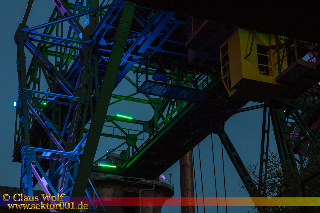Der Landschaftspark Duisburg-Nord, oder kurz LaPaDu ist ein etwa 180 Hektar gro�er Landschaftspark rund um ein stillgelegtes H�ttenwerk in Duisburg-Meiderich, der im Rahmen der Internationalen Bauausstellung Emscher Park entstand.