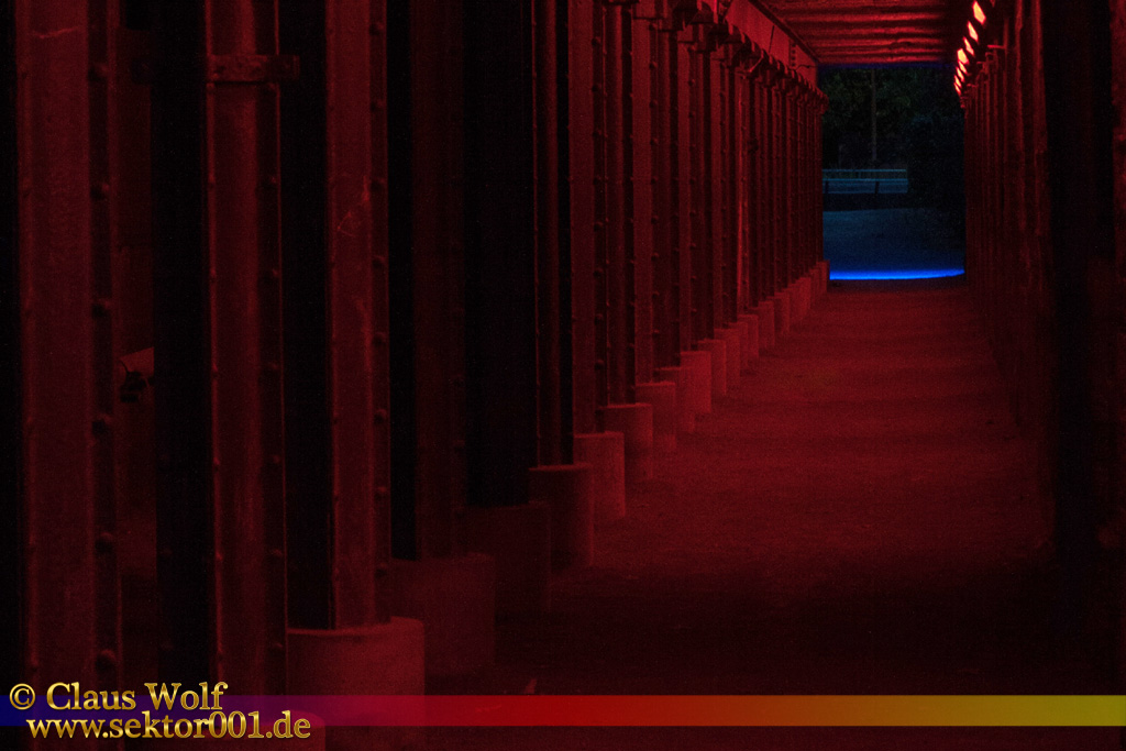 Der Landschaftspark Duisburg-Nord, oder kurz LaPaDu ist ein etwa 180 Hektar gro�er Landschaftspark rund um ein stillgelegtes H�ttenwerk in Duisburg-Meiderich, der im Rahmen der Internationalen Bauausstellung Emscher Park entstand.