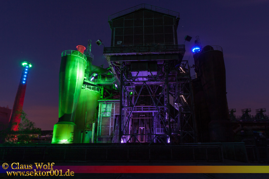 Der Landschaftspark Duisburg-Nord, oder kurz LaPaDu ist ein etwa 180 Hektar gro�er Landschaftspark rund um ein stillgelegtes H�ttenwerk in Duisburg-Meiderich, der im Rahmen der Internationalen Bauausstellung Emscher Park entstand.