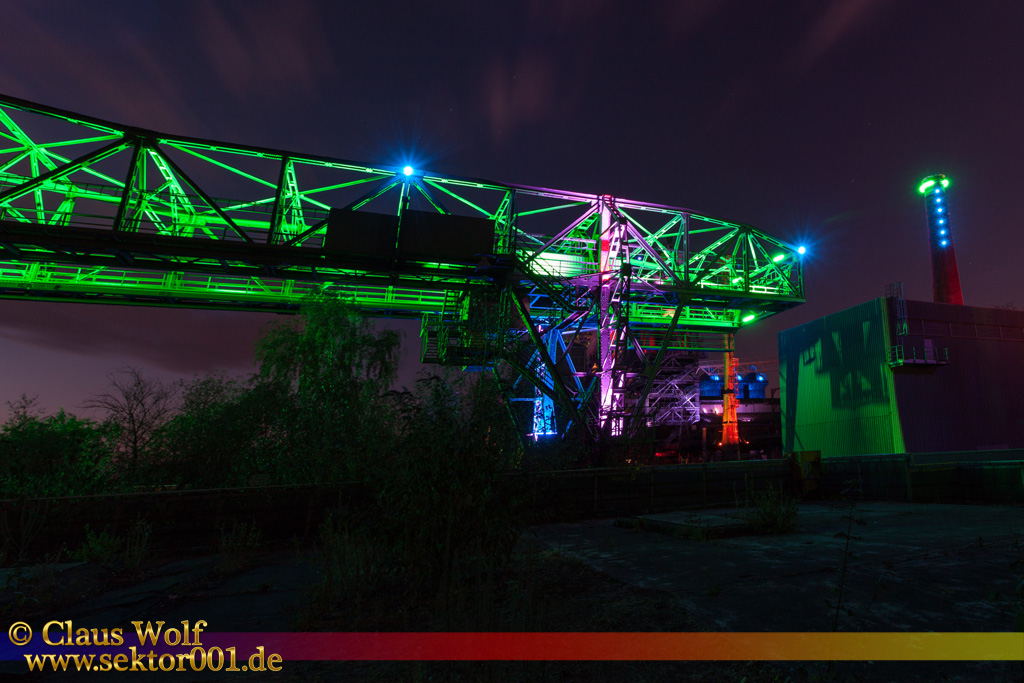 Der Landschaftspark Duisburg-Nord, oder kurz LaPaDu ist ein etwa 180 Hektar gro�er Landschaftspark rund um ein stillgelegtes H�ttenwerk in Duisburg-Meiderich, der im Rahmen der Internationalen Bauausstellung Emscher Park entstand.