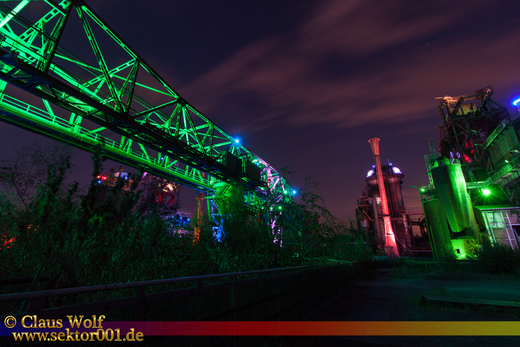 Der Landschaftspark Duisburg-Nord, oder kurz LaPaDu ist ein etwa 180 Hektar gro�er Landschaftspark rund um ein stillgelegtes H�ttenwerk in Duisburg-Meiderich, der im Rahmen der Internationalen Bauausstellung Emscher Park entstand.