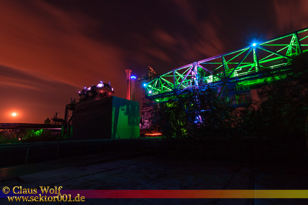 Der Landschaftspark Duisburg-Nord, oder kurz LaPaDu ist ein etwa 180 Hektar gro�er Landschaftspark rund um ein stillgelegtes H�ttenwerk in Duisburg-Meiderich, der im Rahmen der Internationalen Bauausstellung Emscher Park entstand.