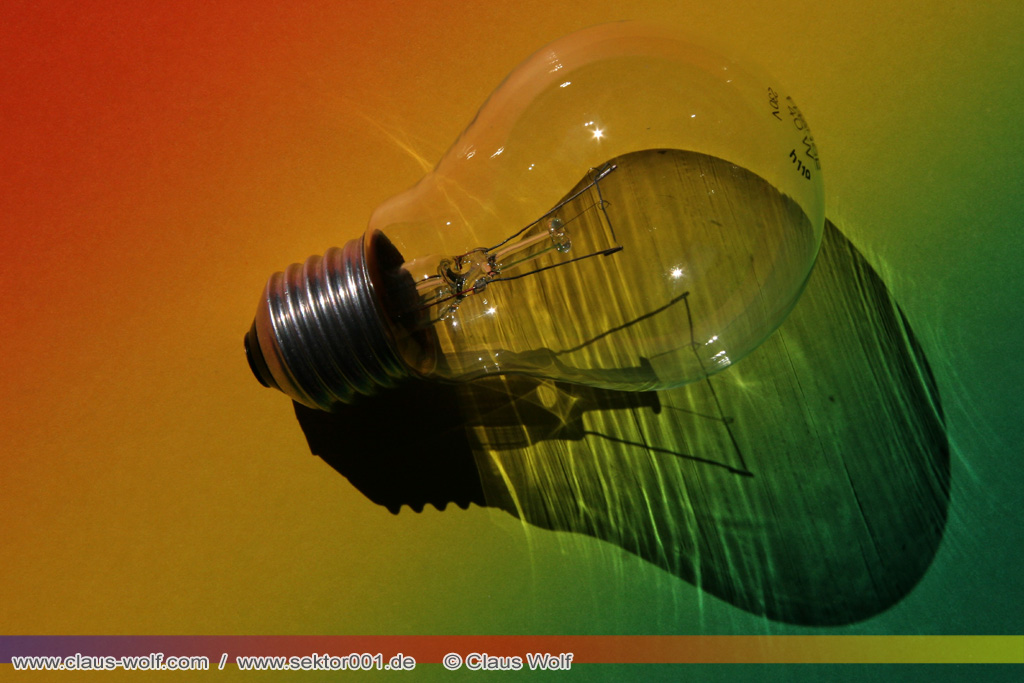 TableTop, Still-Life Studio - Ungew&ouml;hnliche Sicht auf Dinge des T&auml;glichen Lebens: Gl&uuml;hlampe