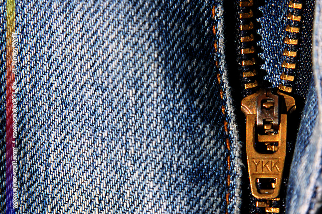 TableTop, Still-Life Studio - &nbsp;: Jeans & Rei&szlig;verschlu&szlig;