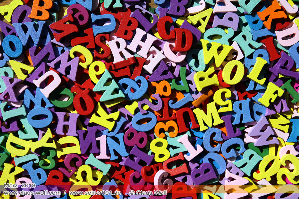 TableTop, Still-Life Studio - &nbsp;: Holzbuchstaben, bei Tageslicht Beleuchtung