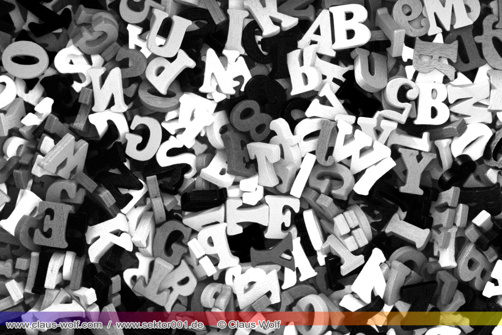 TableTop, Still-Life Studio - &nbsp;: Holzbuchstaben - Infrarot (IR) Beleuchtung